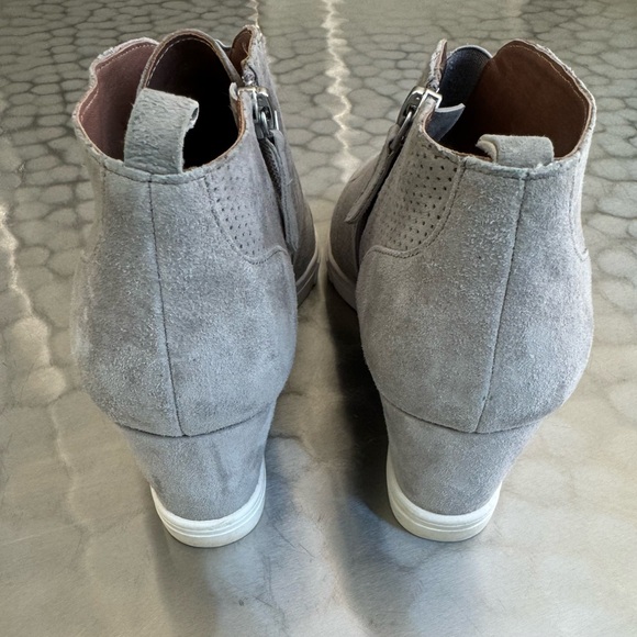 Linea Paolo Felicia Wedge Sneakers Light Gray - Picture 5 of 7